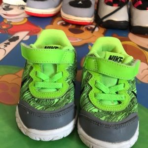 Free n gray Nike shoes